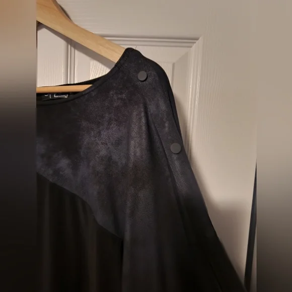 Sympli Top - Picture 2 of 3